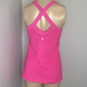 Lululemon tank top shower with bra size 8 pink